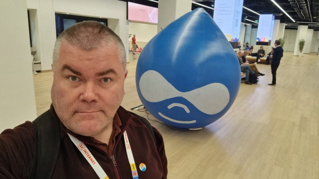 Atli og Drupal-kúlan í Vín.