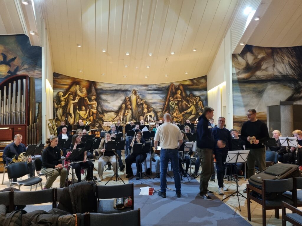 Lúðrasveit Hafnarfjarðar á æfingu fyrir tónleika í Víðistaðakirkju.